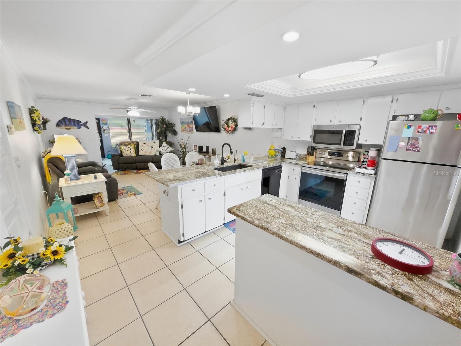 7319 GREYSTONE DR — photo 7