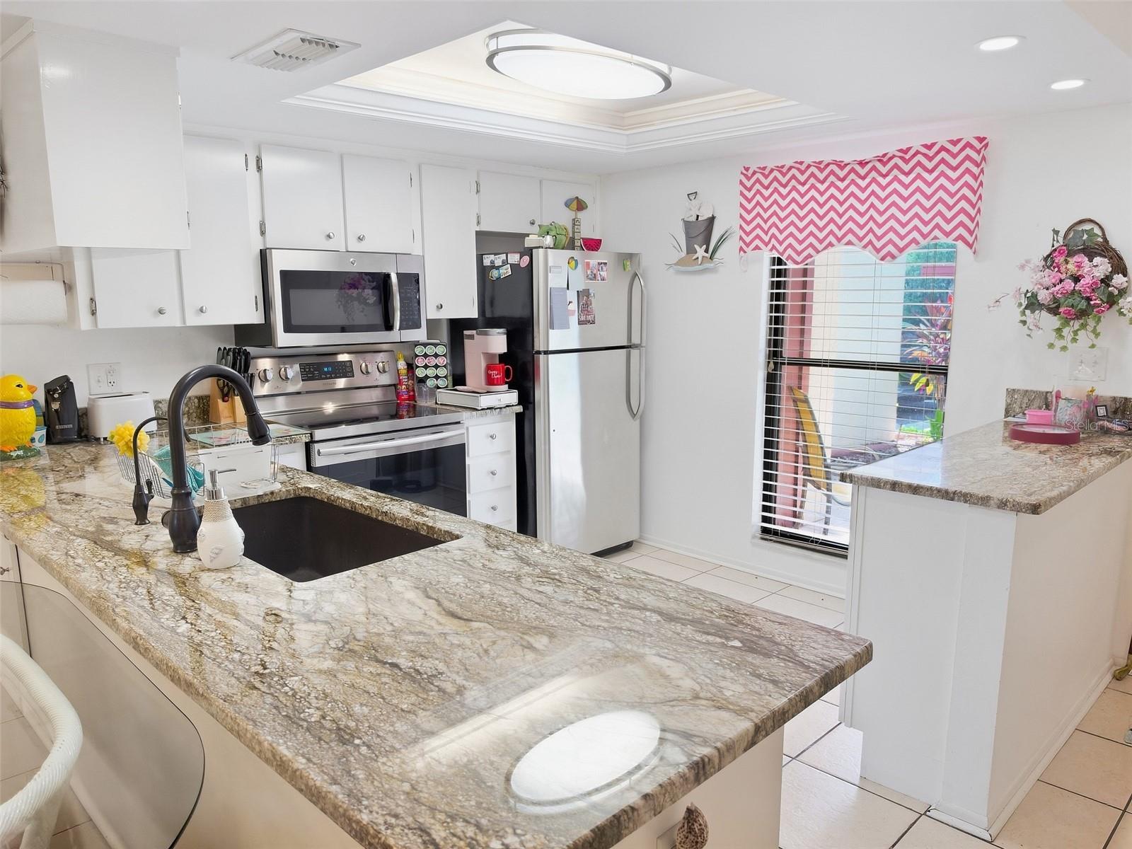 7319 GREYSTONE DR — photo 8