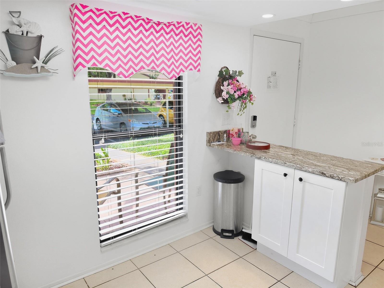 7319 GREYSTONE DR — photo 9