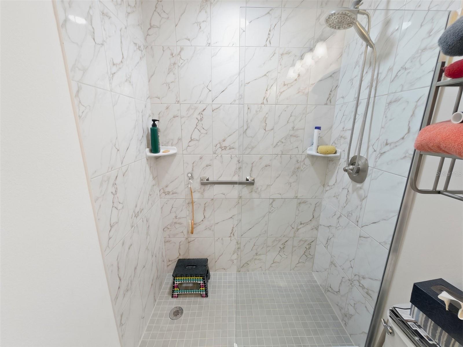 7319 GREYSTONE DR — photo 22