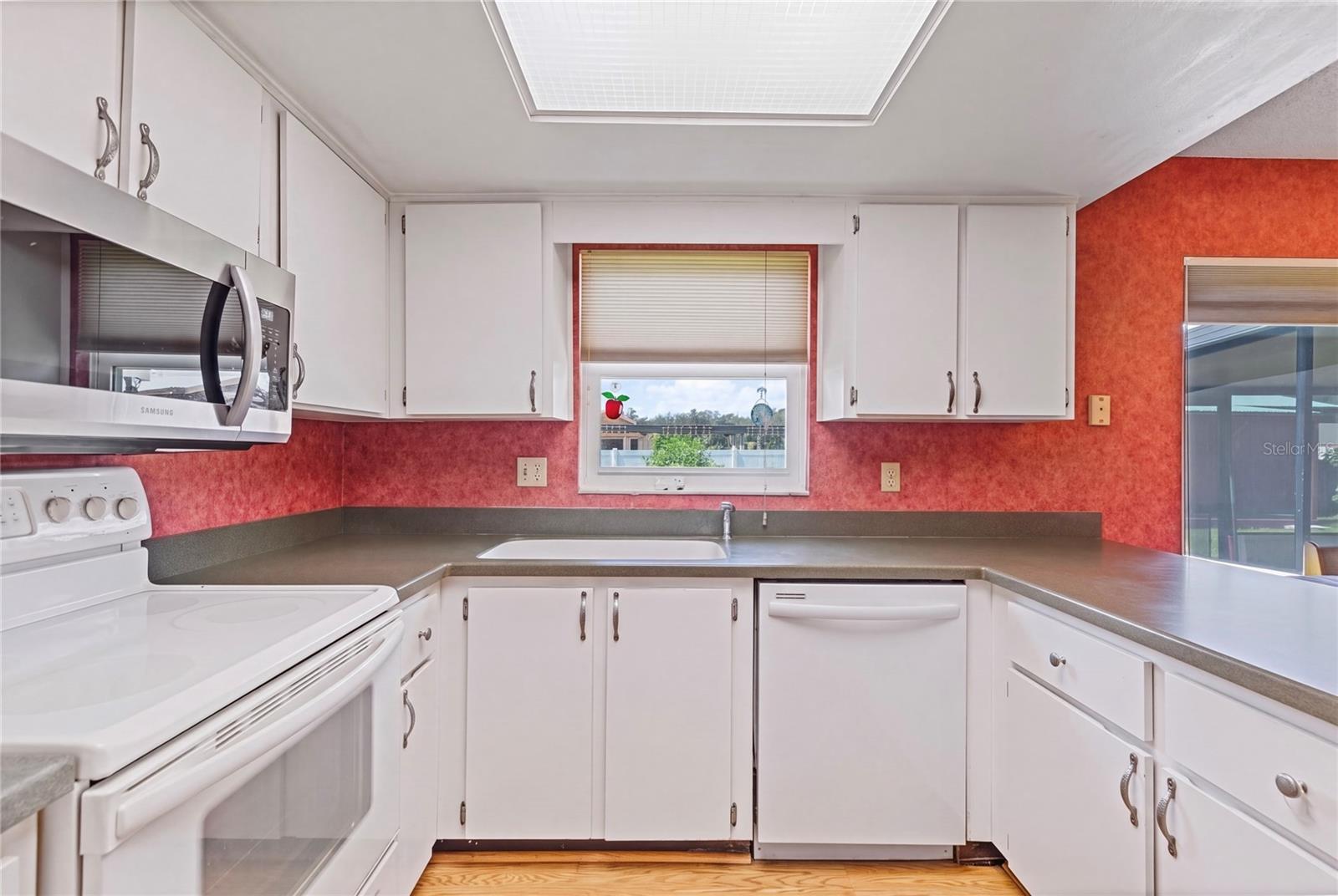1105 LENNA AVE — photo 20