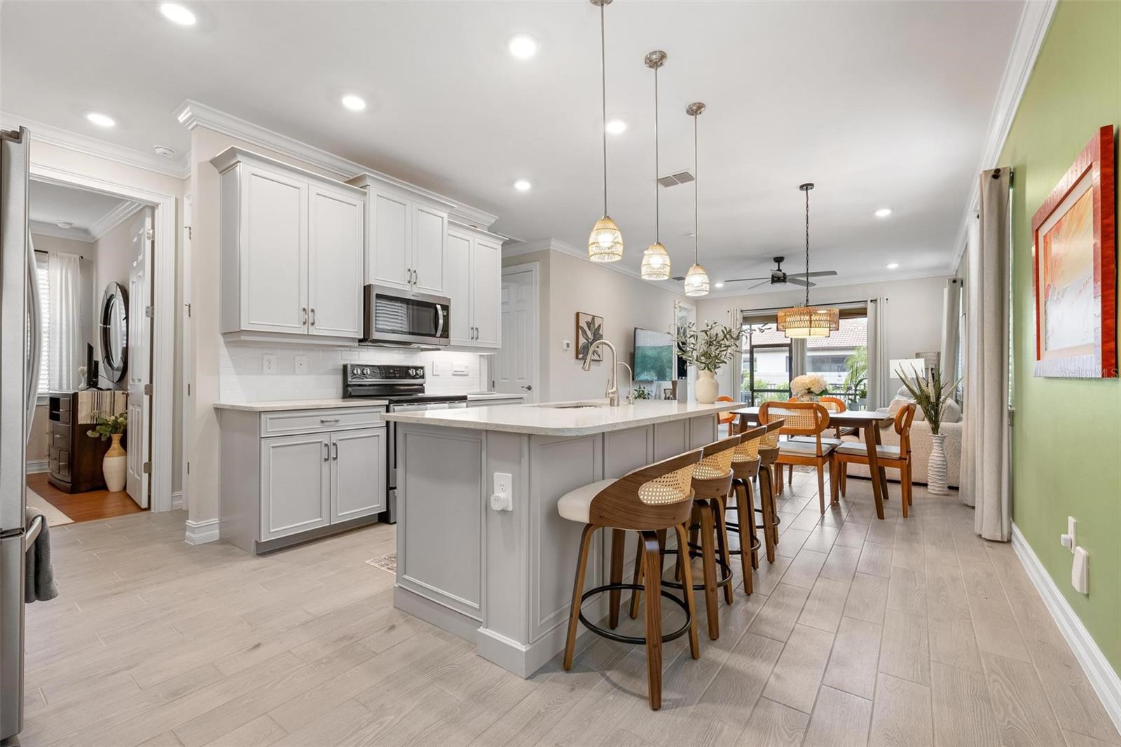 313 PALESTRO ST — photo 3