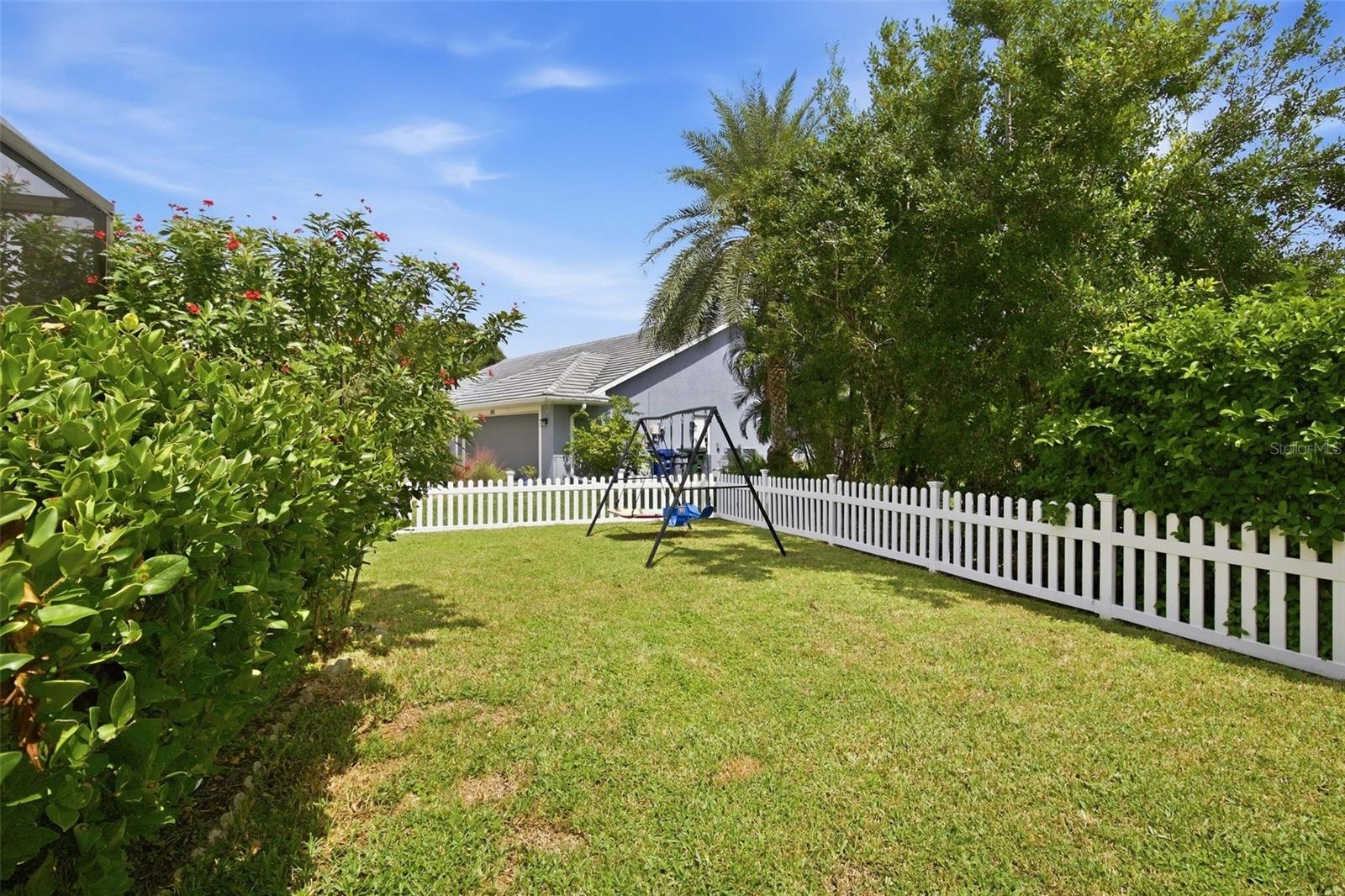 1144 HOOVER ST — photo 34
