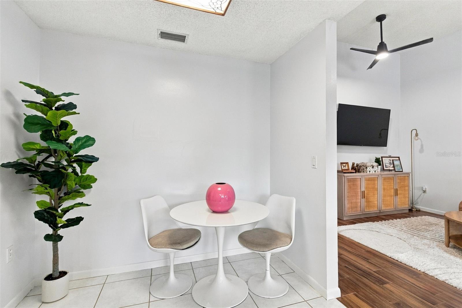 1144 HOOVER ST — photo 15