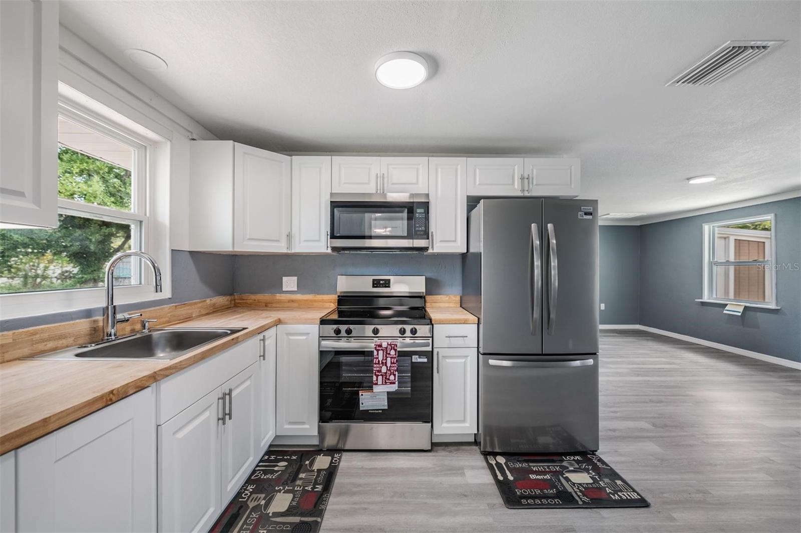 636 STREMMA RD — photo 4