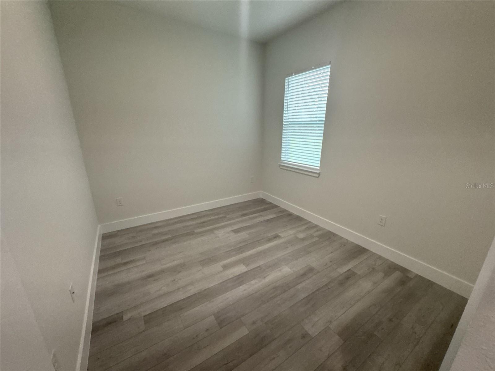 2231 VANCOUVER LN — photo 17