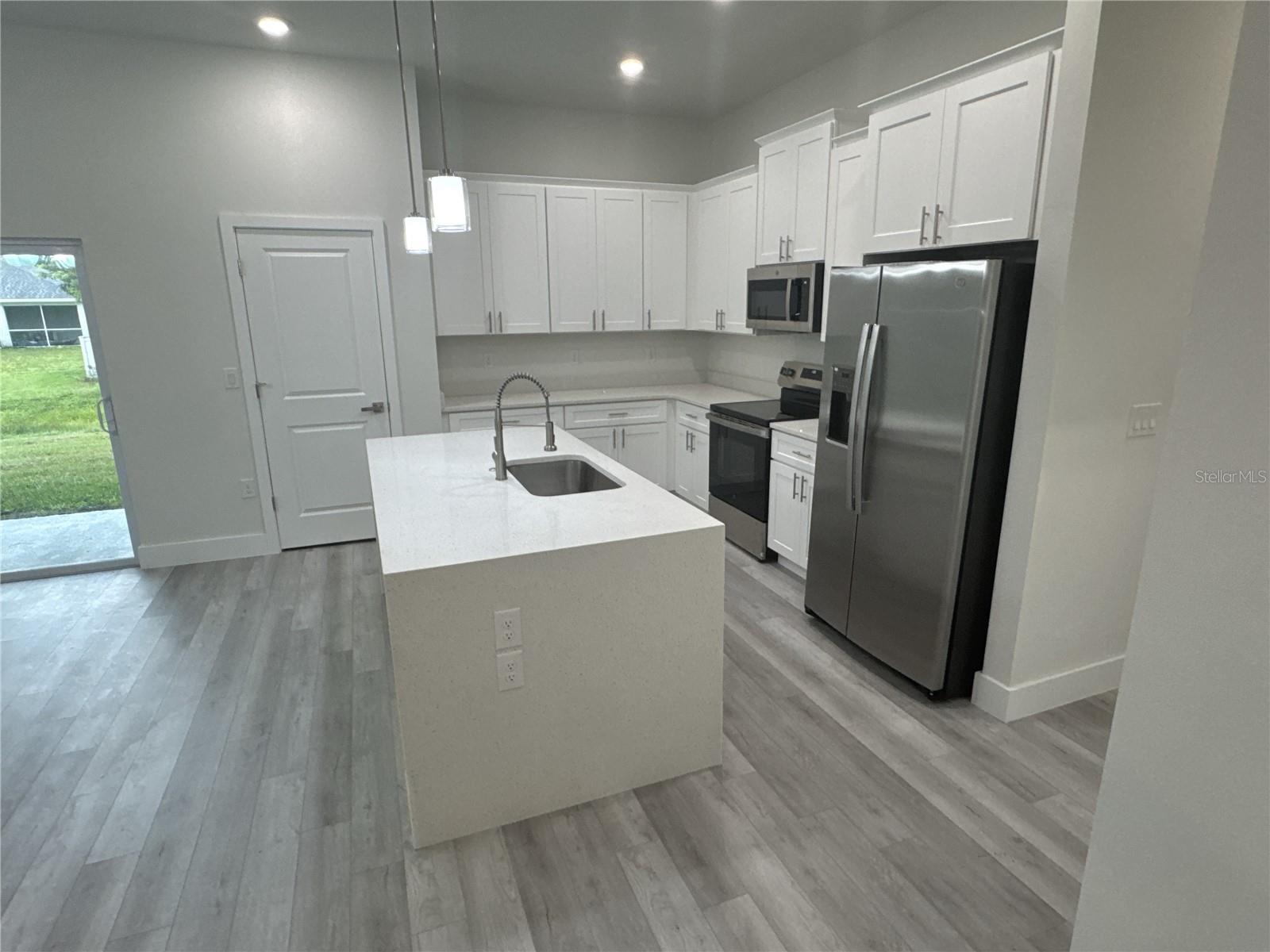 2231 VANCOUVER LN — photo 6