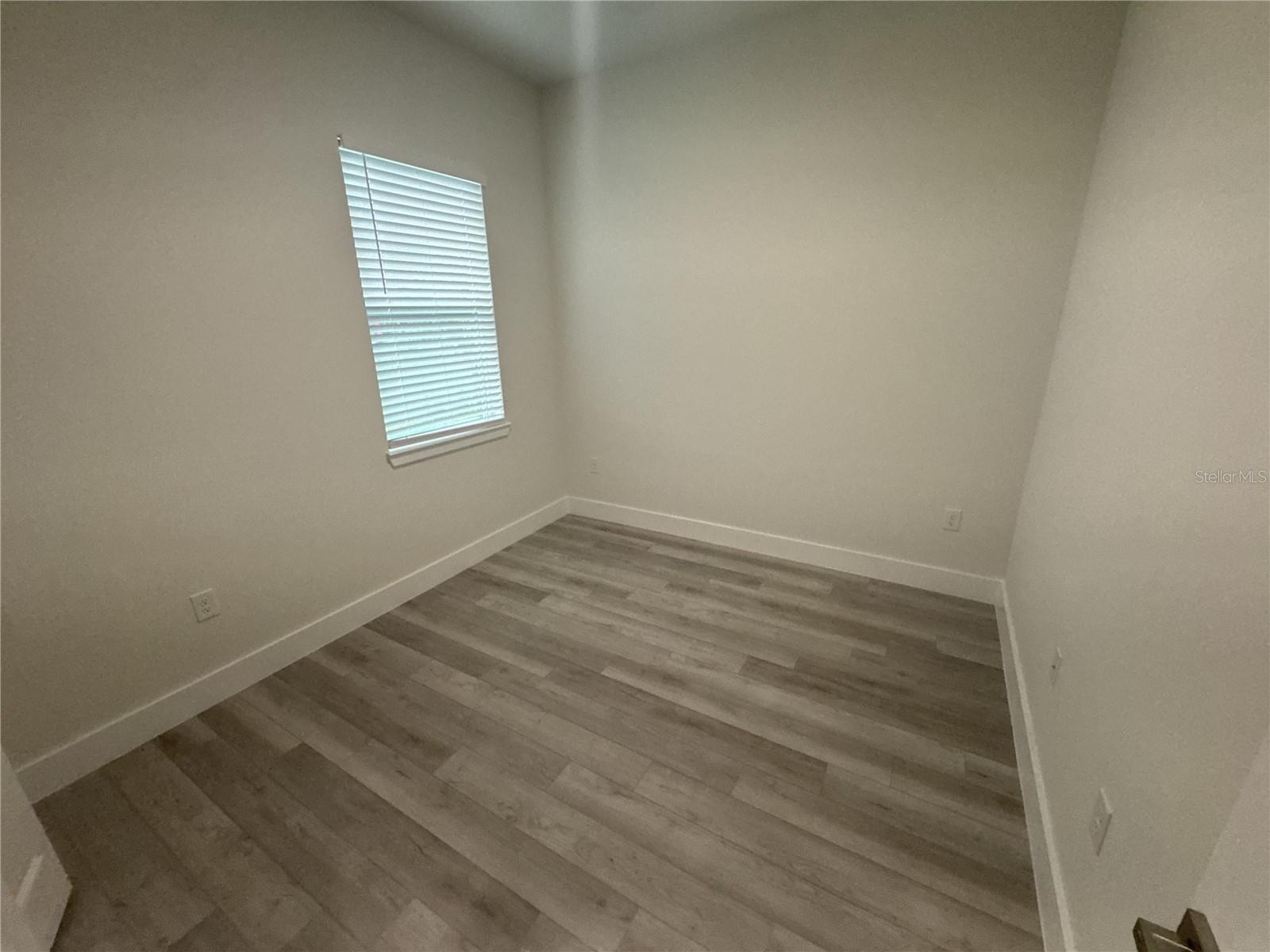 2231 VANCOUVER LN — photo 16