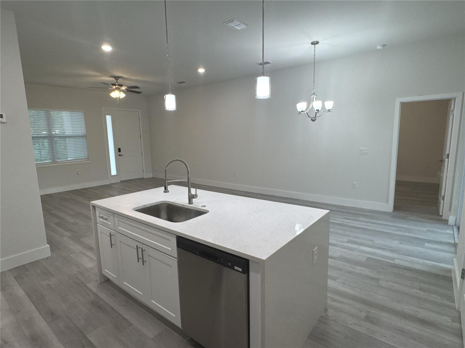 2231 VANCOUVER LN — photo 9
