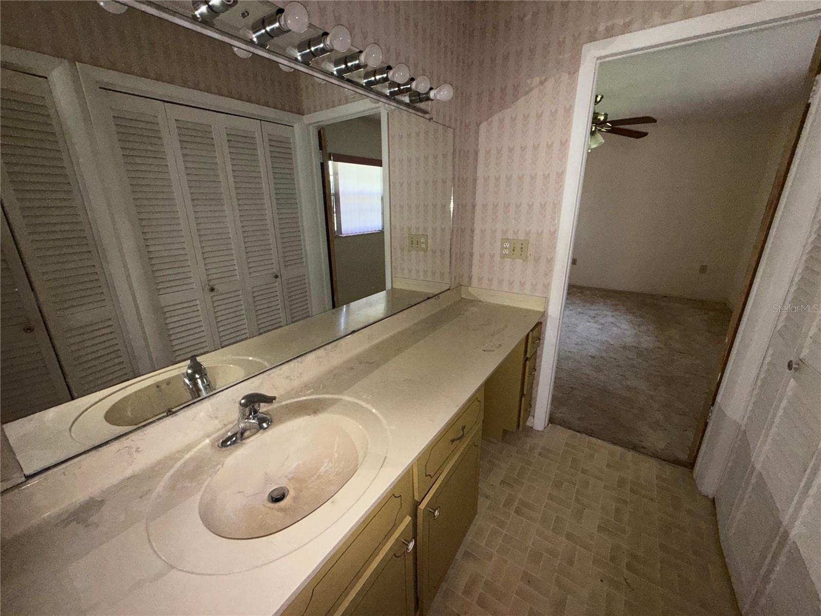 2906 OAK CREST DR — photo 17