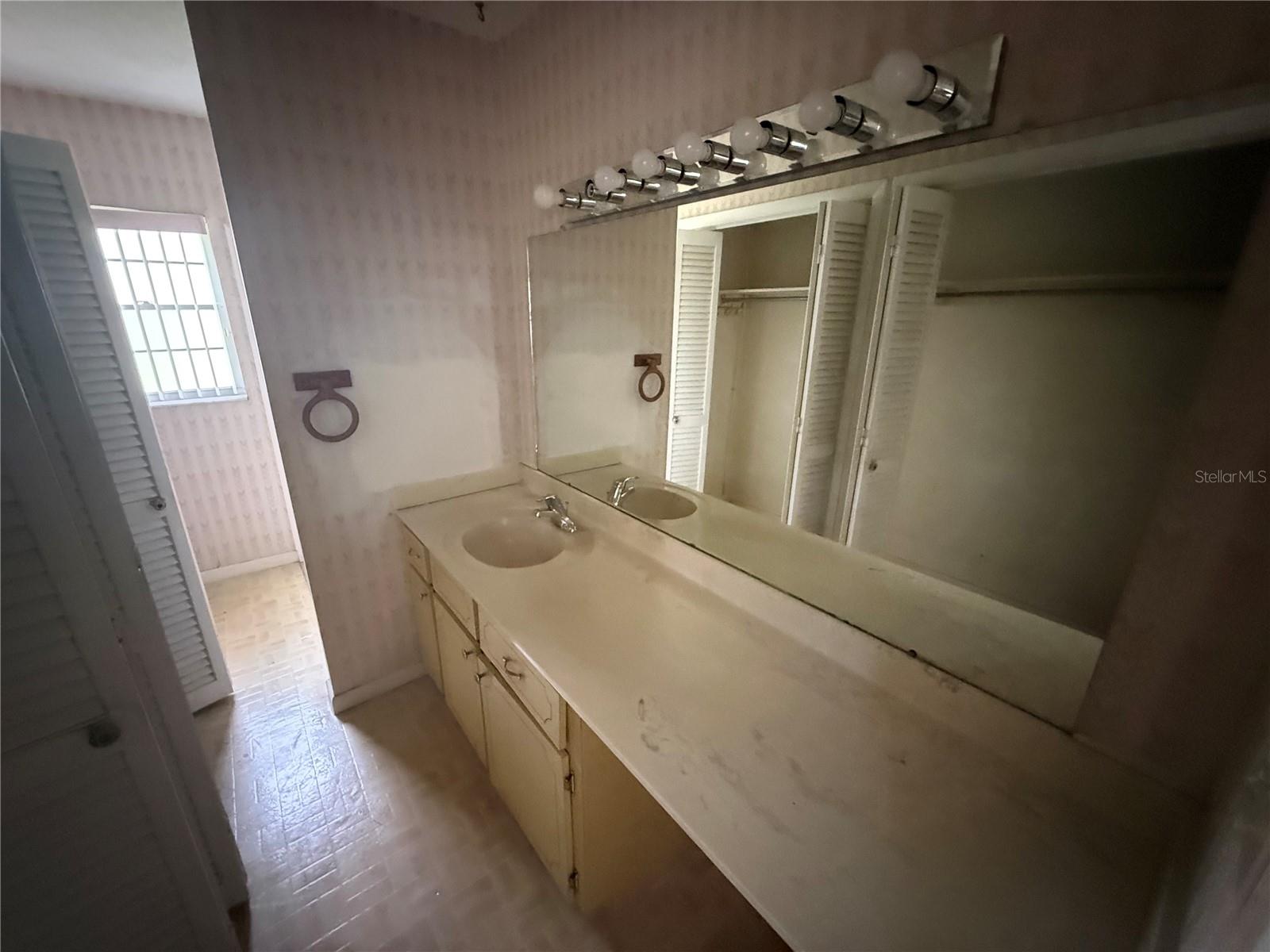 2906 OAK CREST DR — photo 16