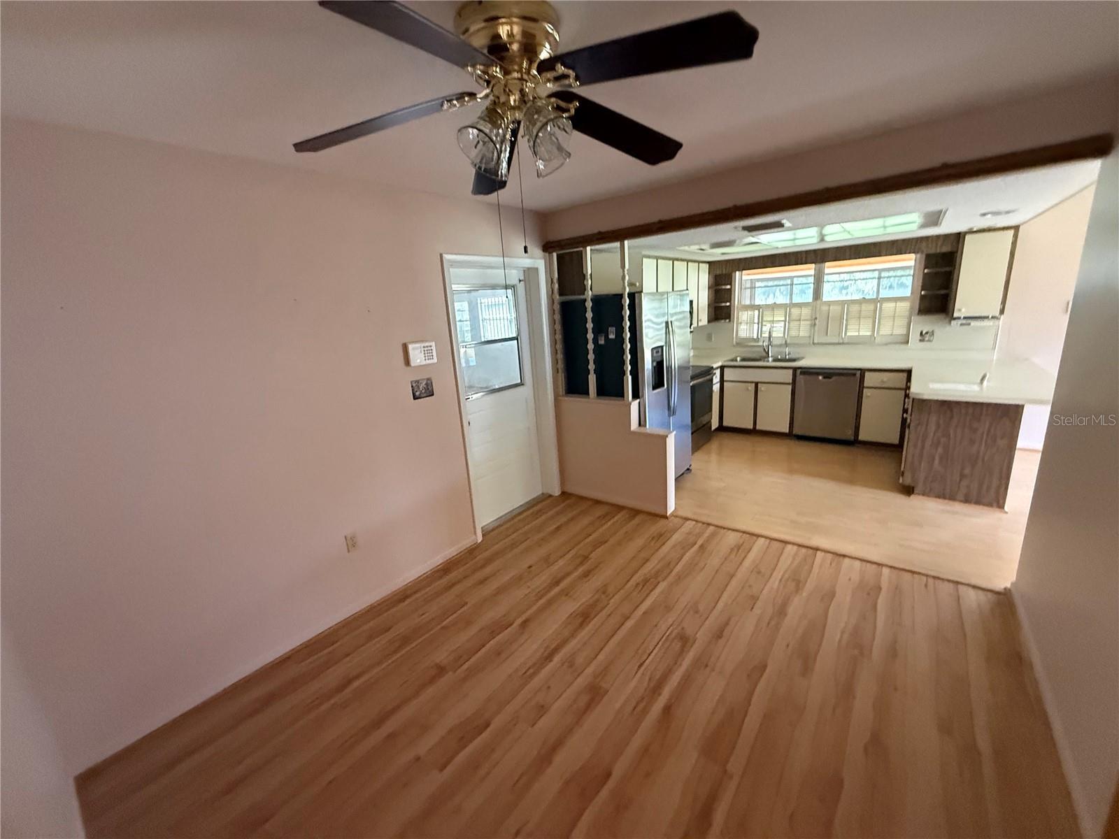 2906 OAK CREST DR — photo 2