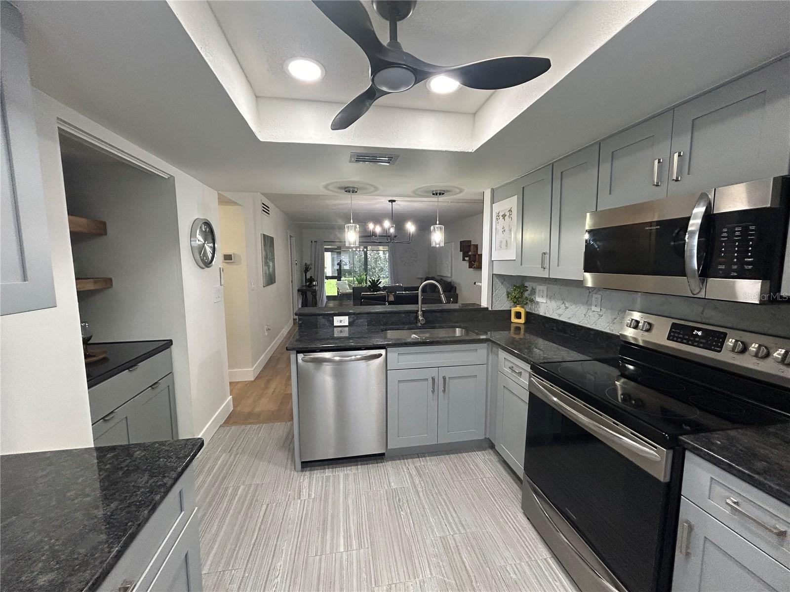 201 PALMETTO CT #201 — photo 14