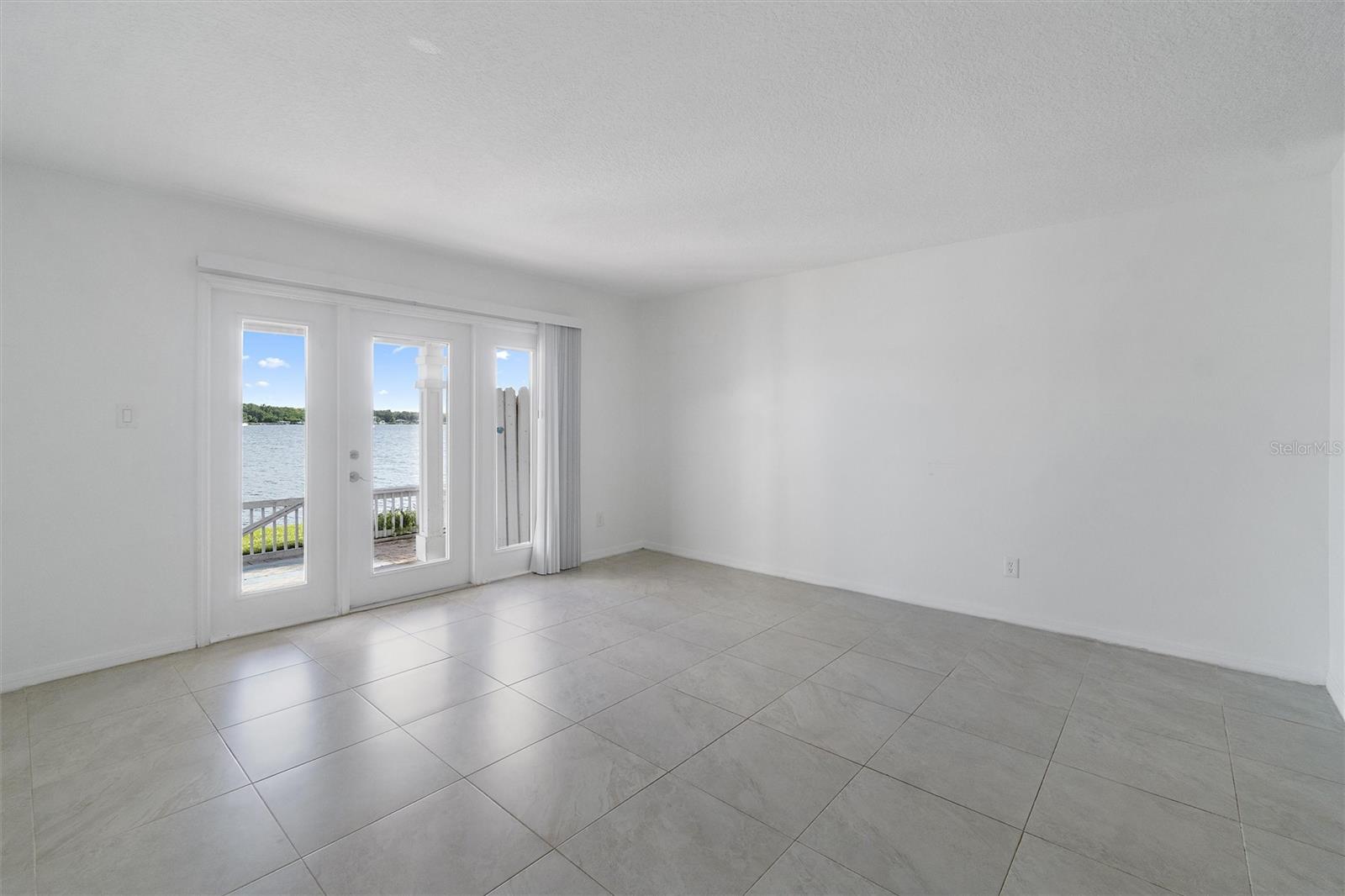 165 POMPANO DR SE — photo 8