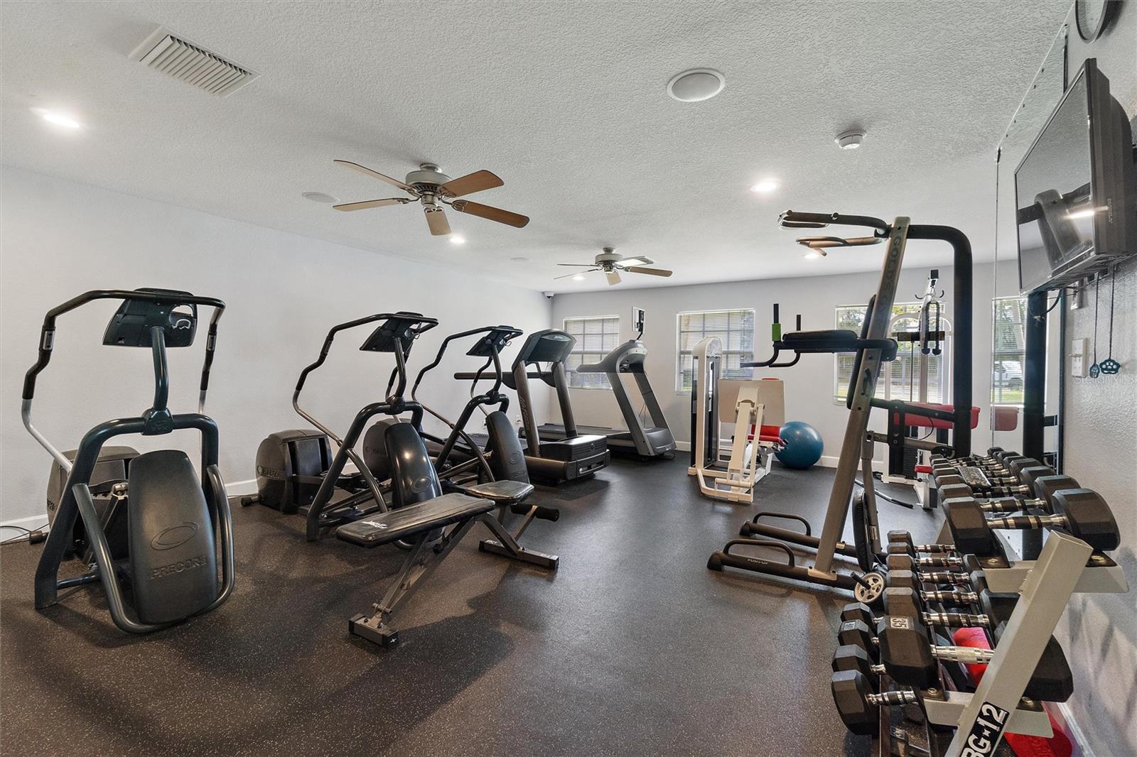 165 POMPANO DR SE — photo 28