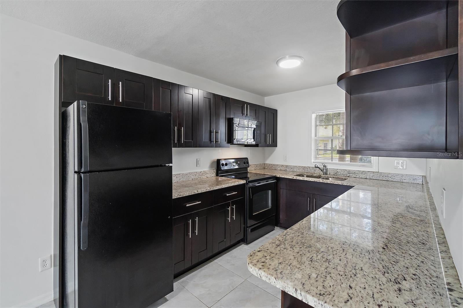 165 POMPANO DR SE — photo 10