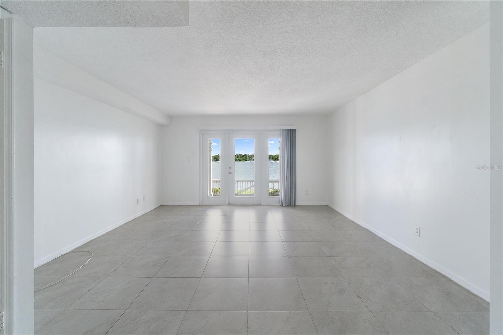 165 POMPANO DR SE — photo 9