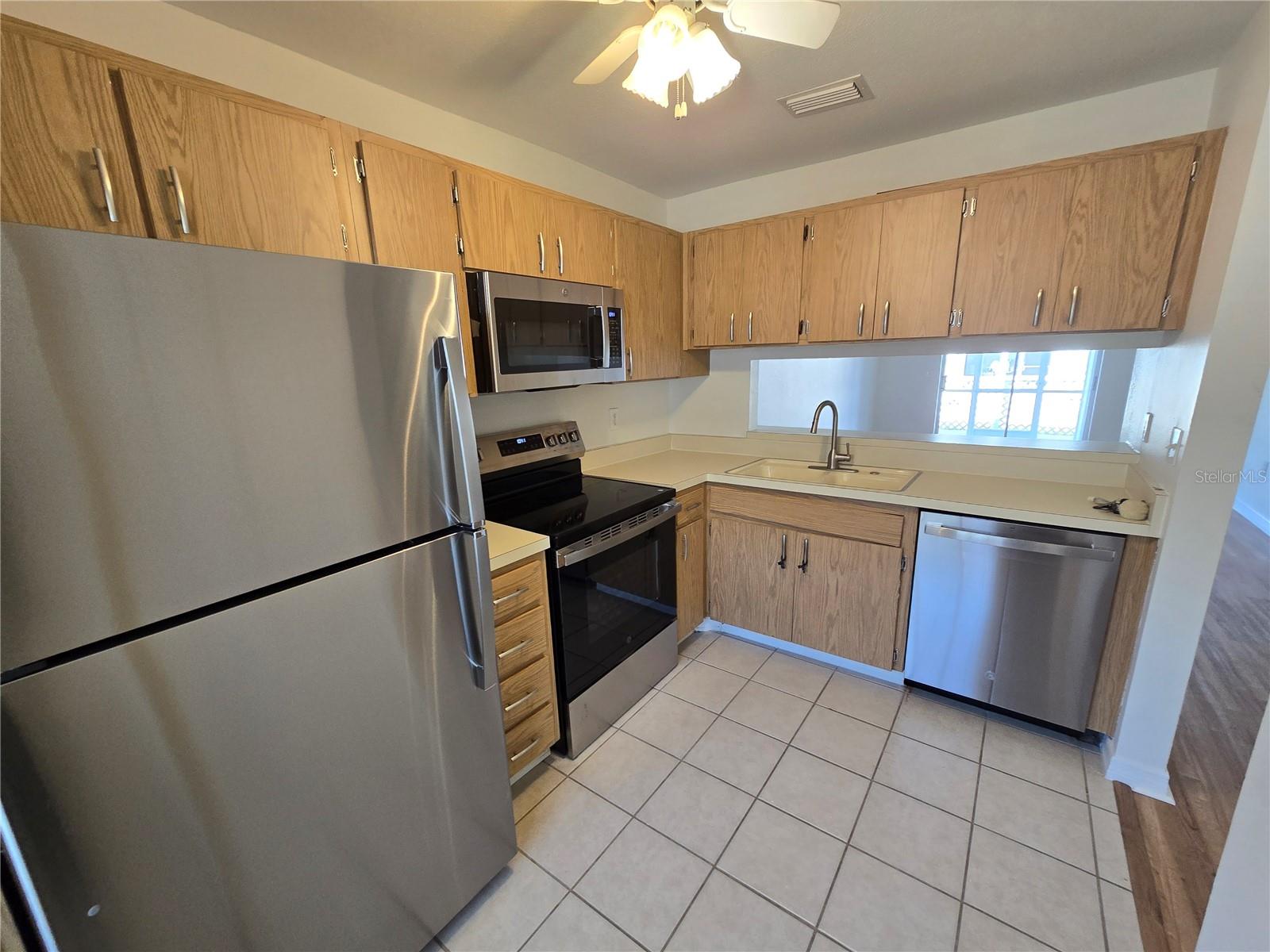 2919 WESTMORELAND CT — photo 9