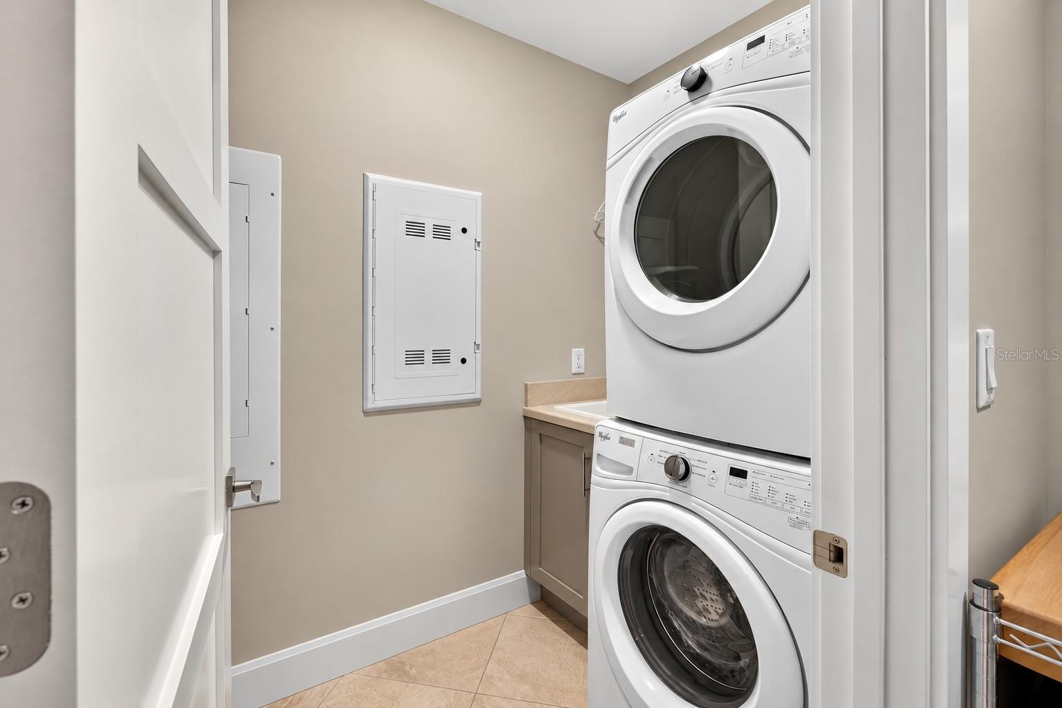 200 MAIN ST #202 — photo 18