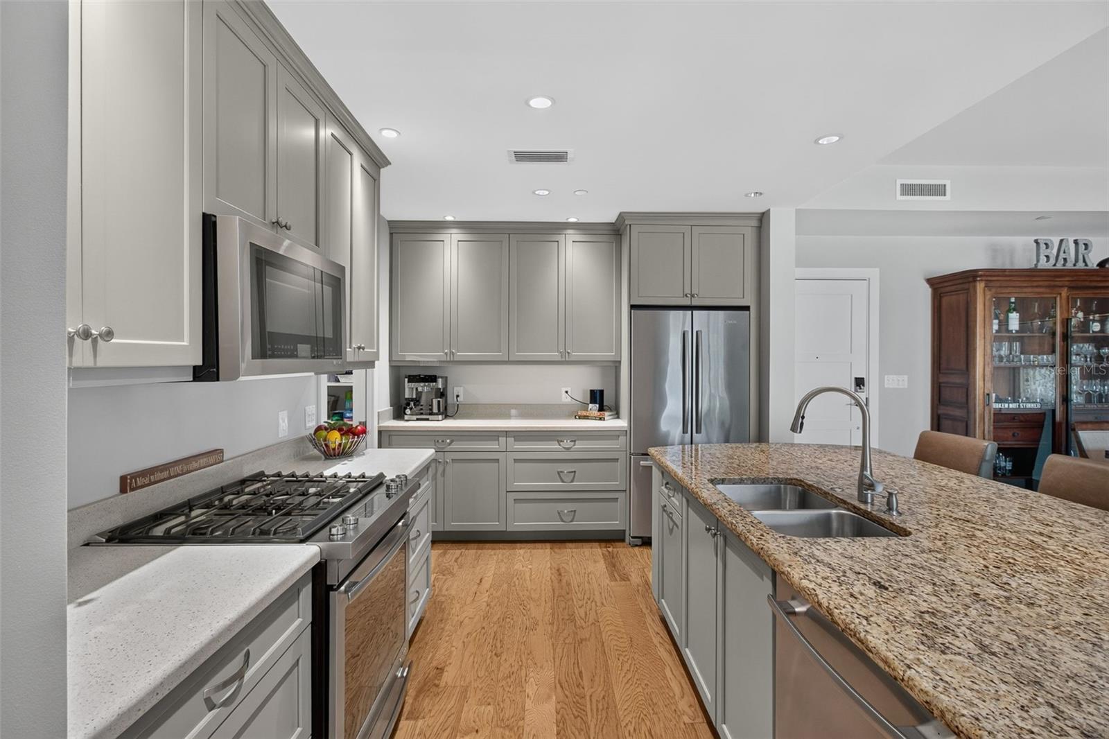 200 MAIN ST #202 — photo 14