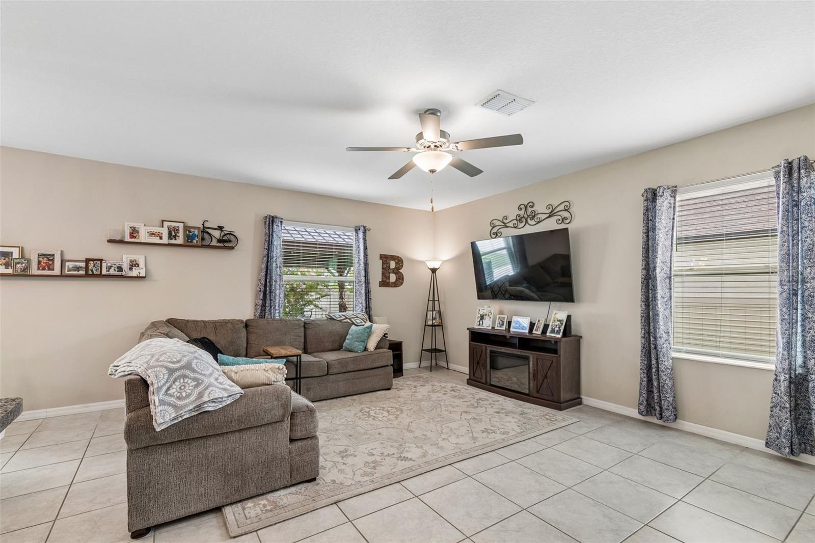 6108 SPRING CRAYFISH AVE — photo 8
