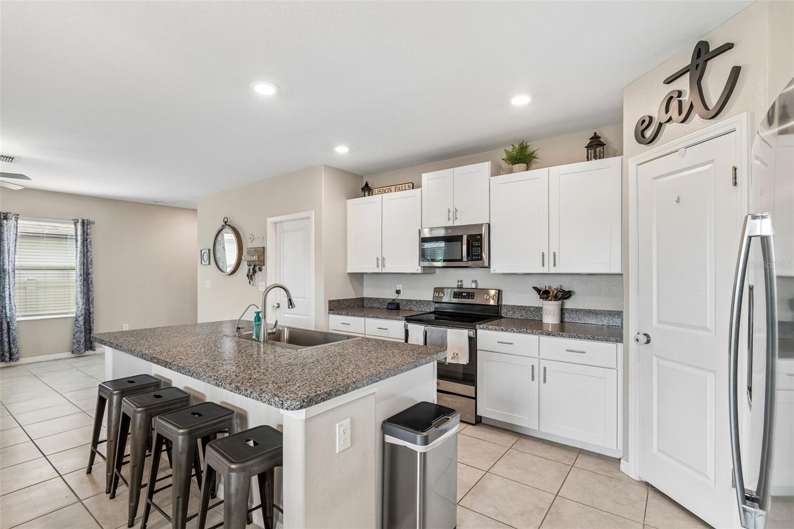 6108 SPRING CRAYFISH AVE — photo 11