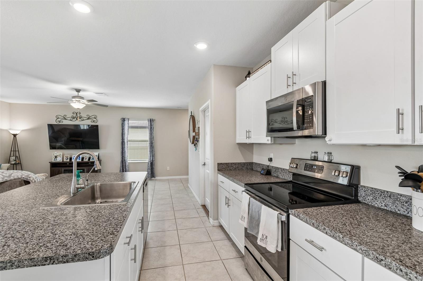 6108 SPRING CRAYFISH AVE — photo 12