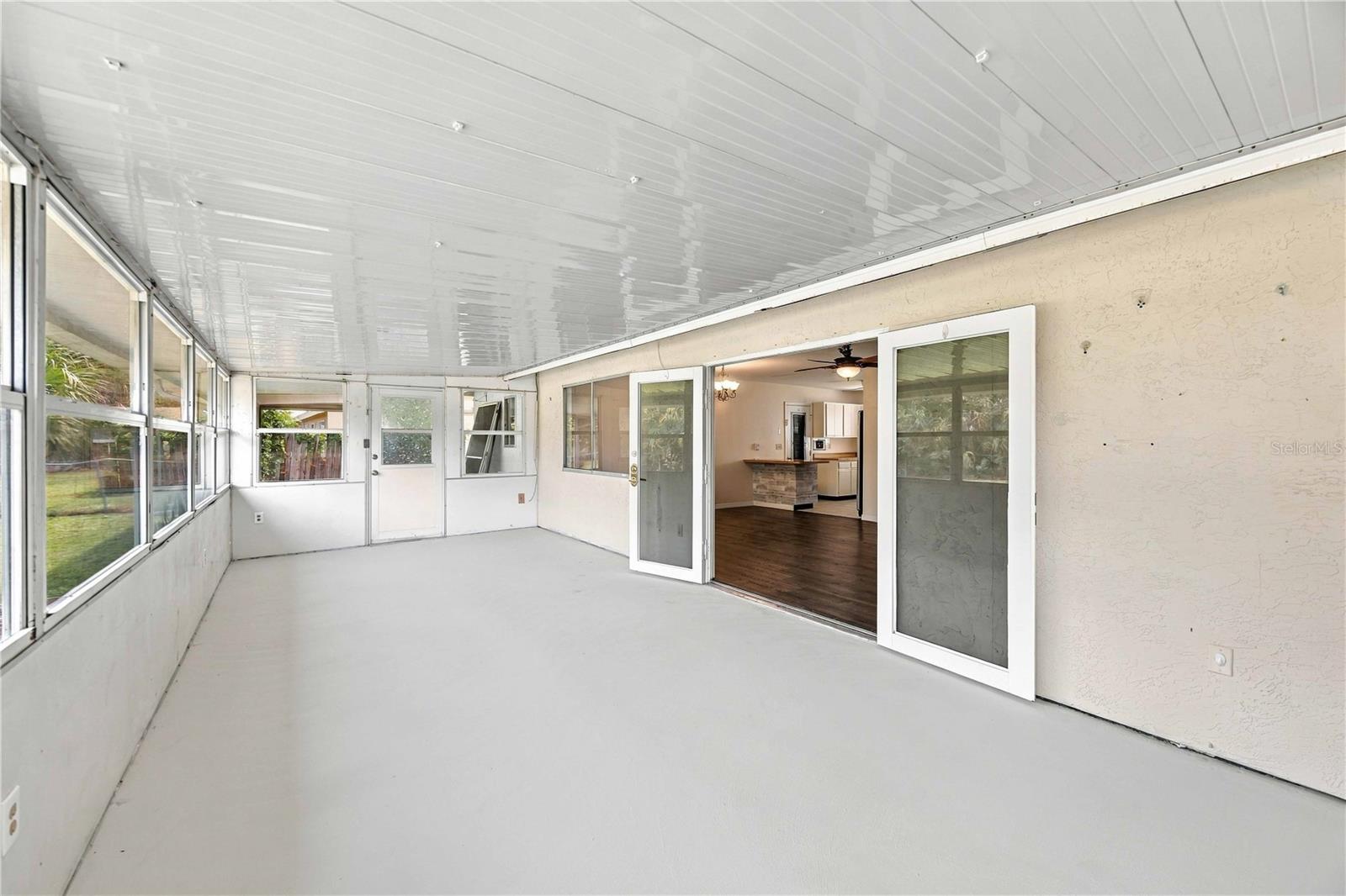 5858 KENWOOD DR — photo 22