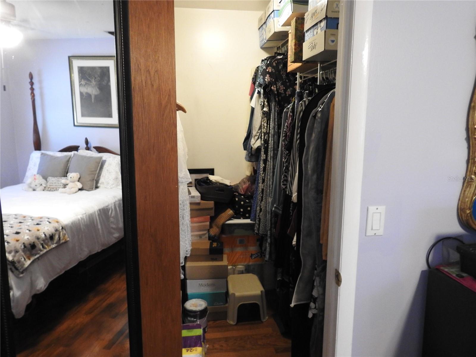 7611 SENRAB DR — photo 35