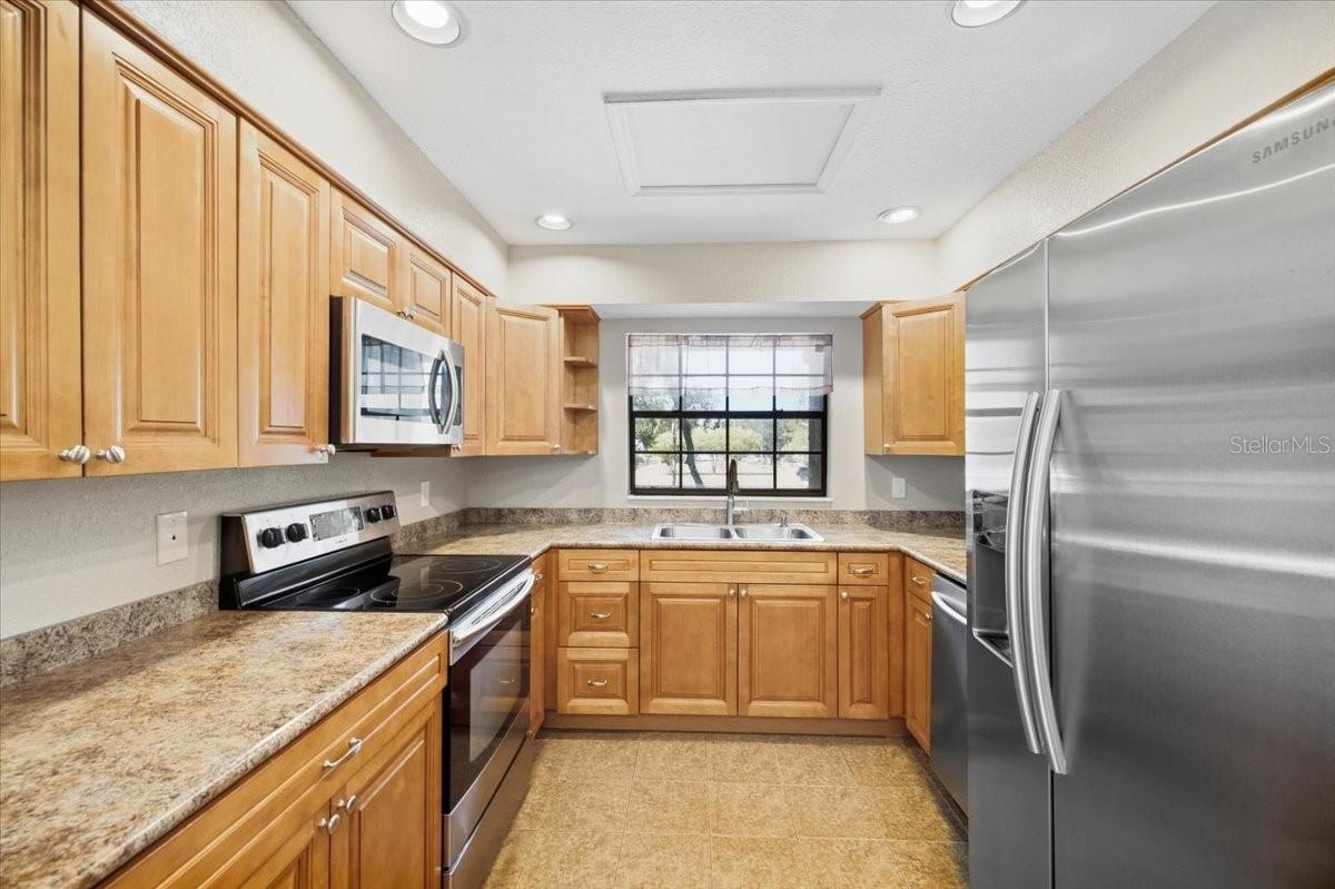255 LOS PRADOS DR #255 — photo 9