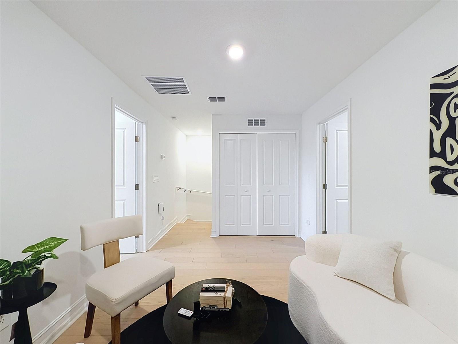 1511 W CHESTNUT ST — photo 37