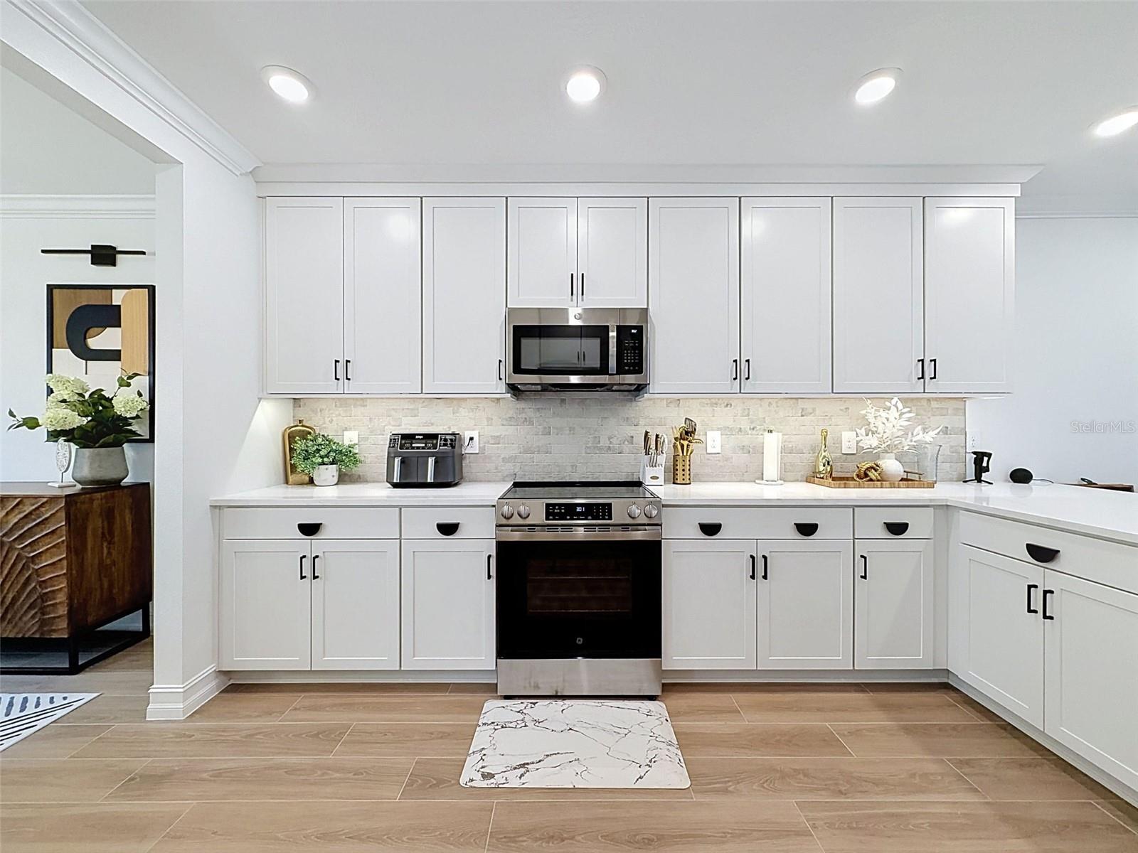 1511 W CHESTNUT ST — photo 14