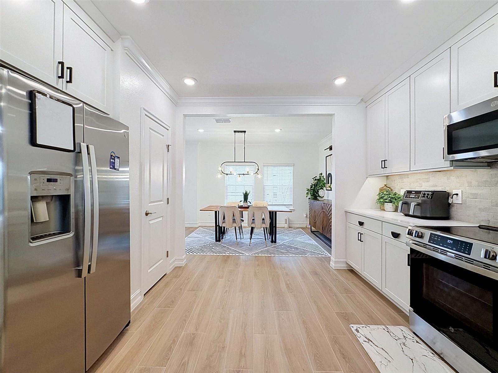 1511 W CHESTNUT ST — photo 18