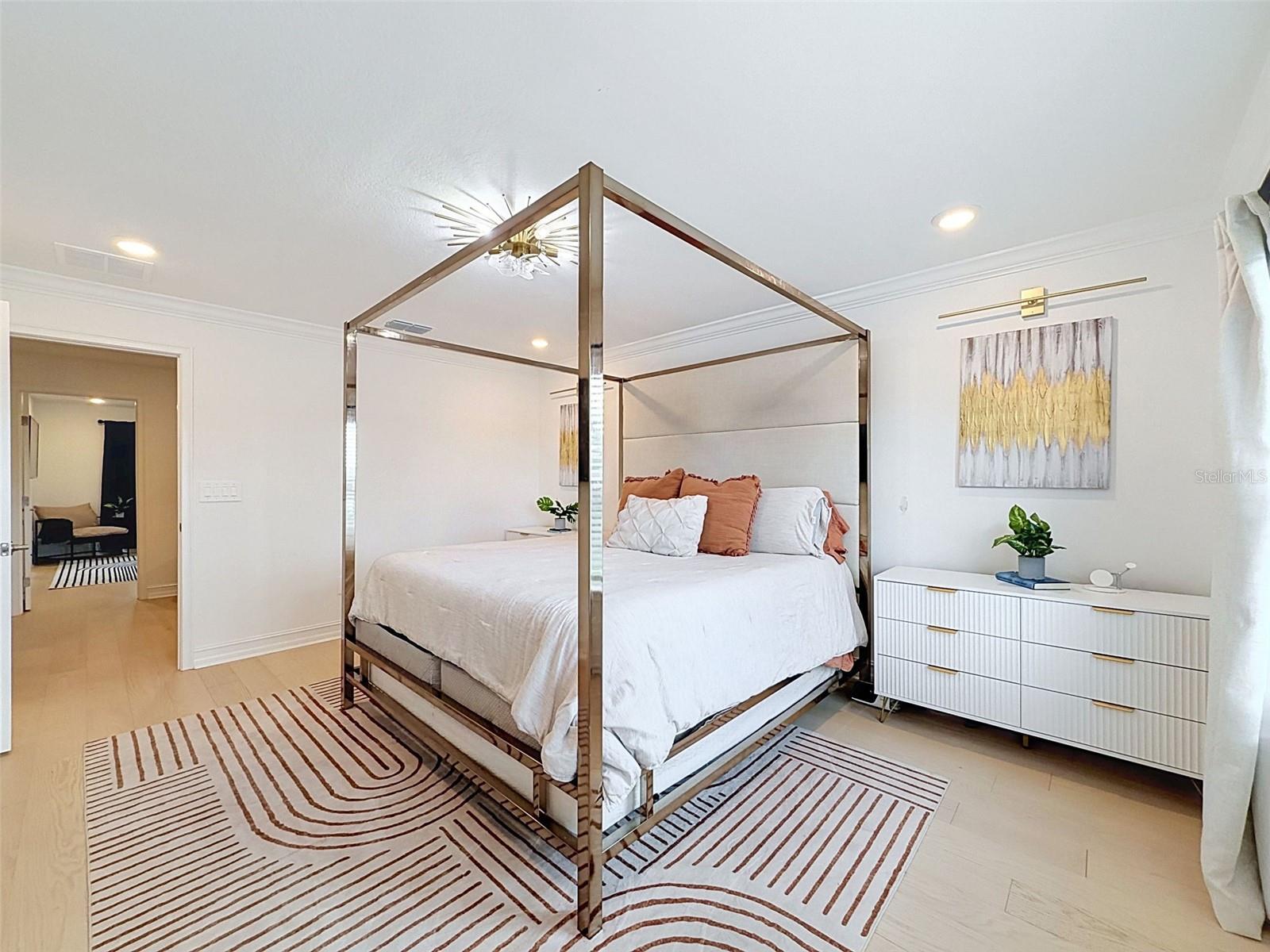 1511 W CHESTNUT ST — photo 25