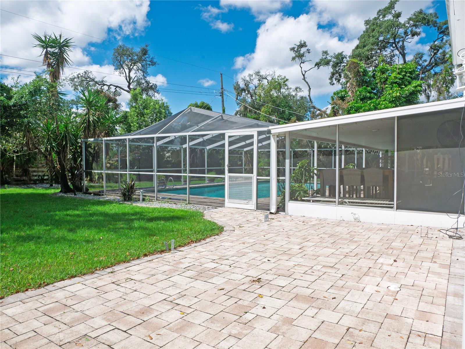 615 VALLE VISTA DR — photo 38