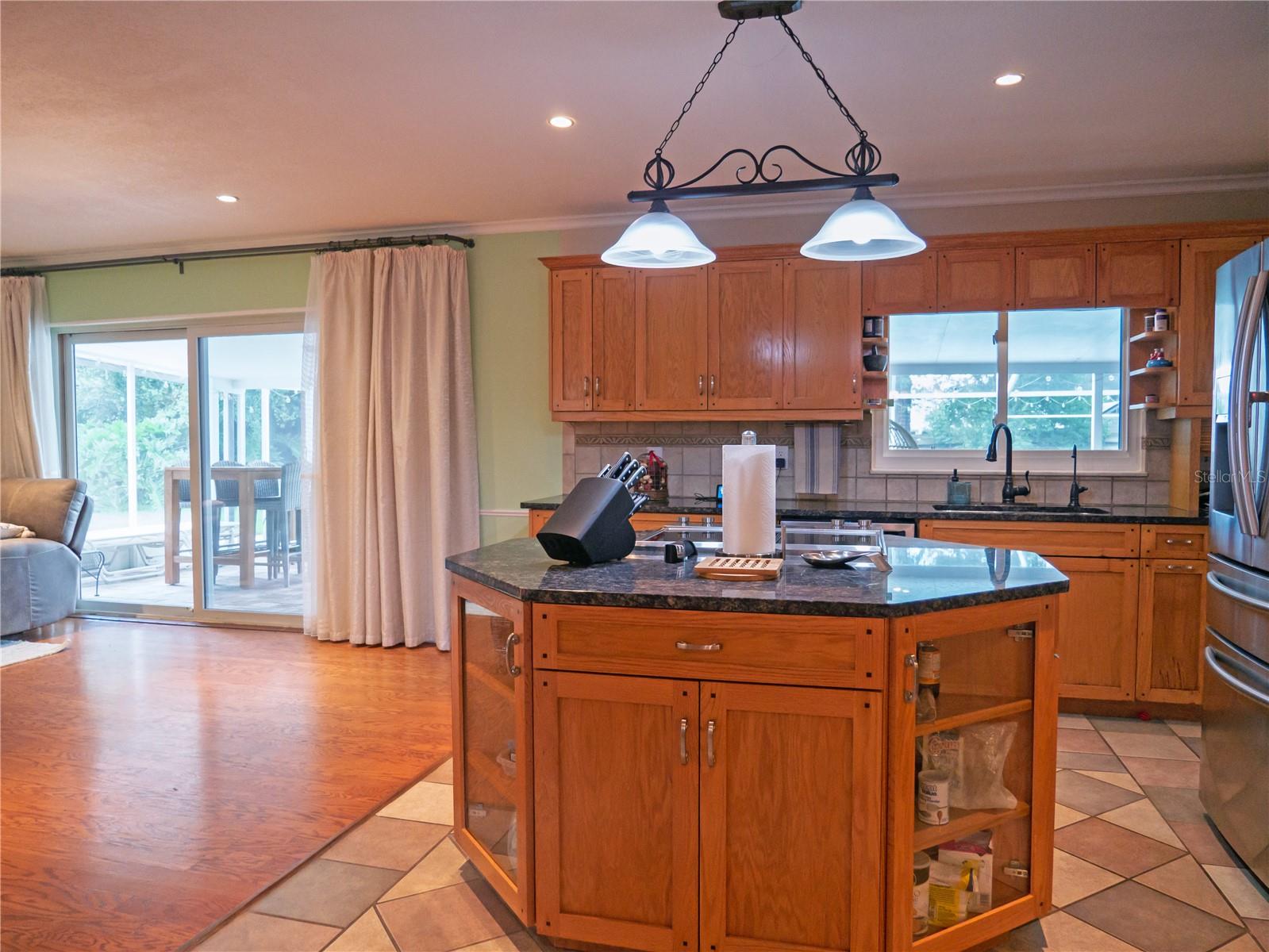 615 VALLE VISTA DR — photo 10