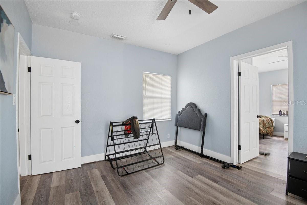 3001 W CHESTNUT ST — photo 14