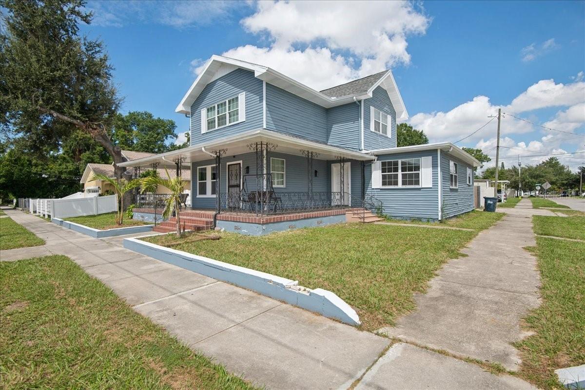 3001 W CHESTNUT ST — photo 2