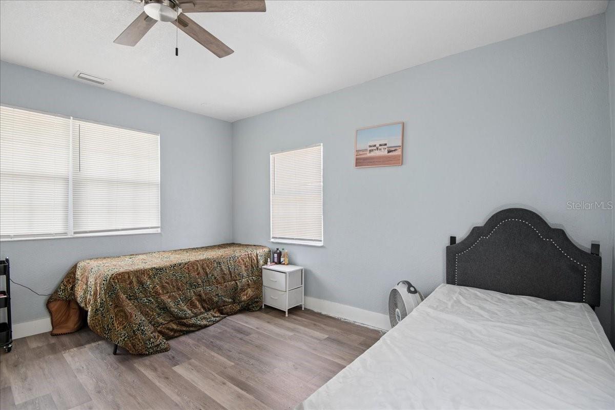 3001 W CHESTNUT ST — photo 17