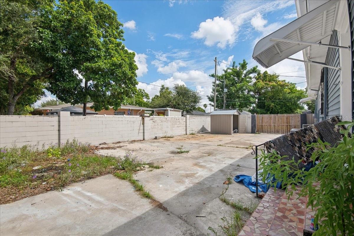 3001 W CHESTNUT ST — photo 24