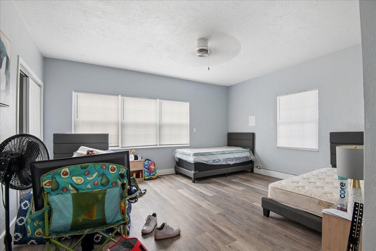 3001 W CHESTNUT ST — photo 20