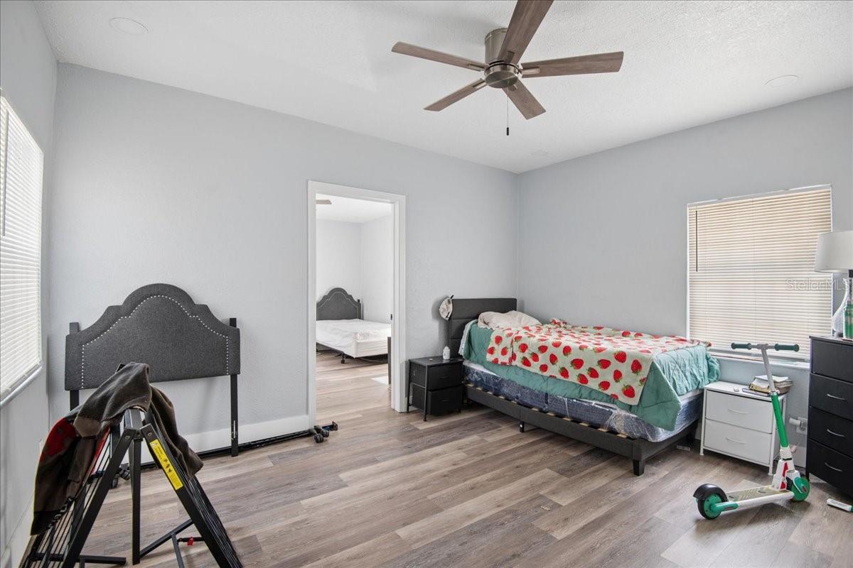 3001 W CHESTNUT ST — photo 11