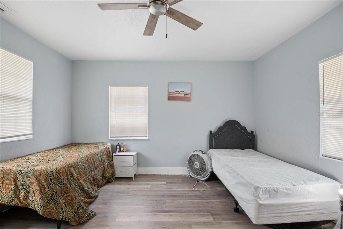 3001 W CHESTNUT ST — photo 16