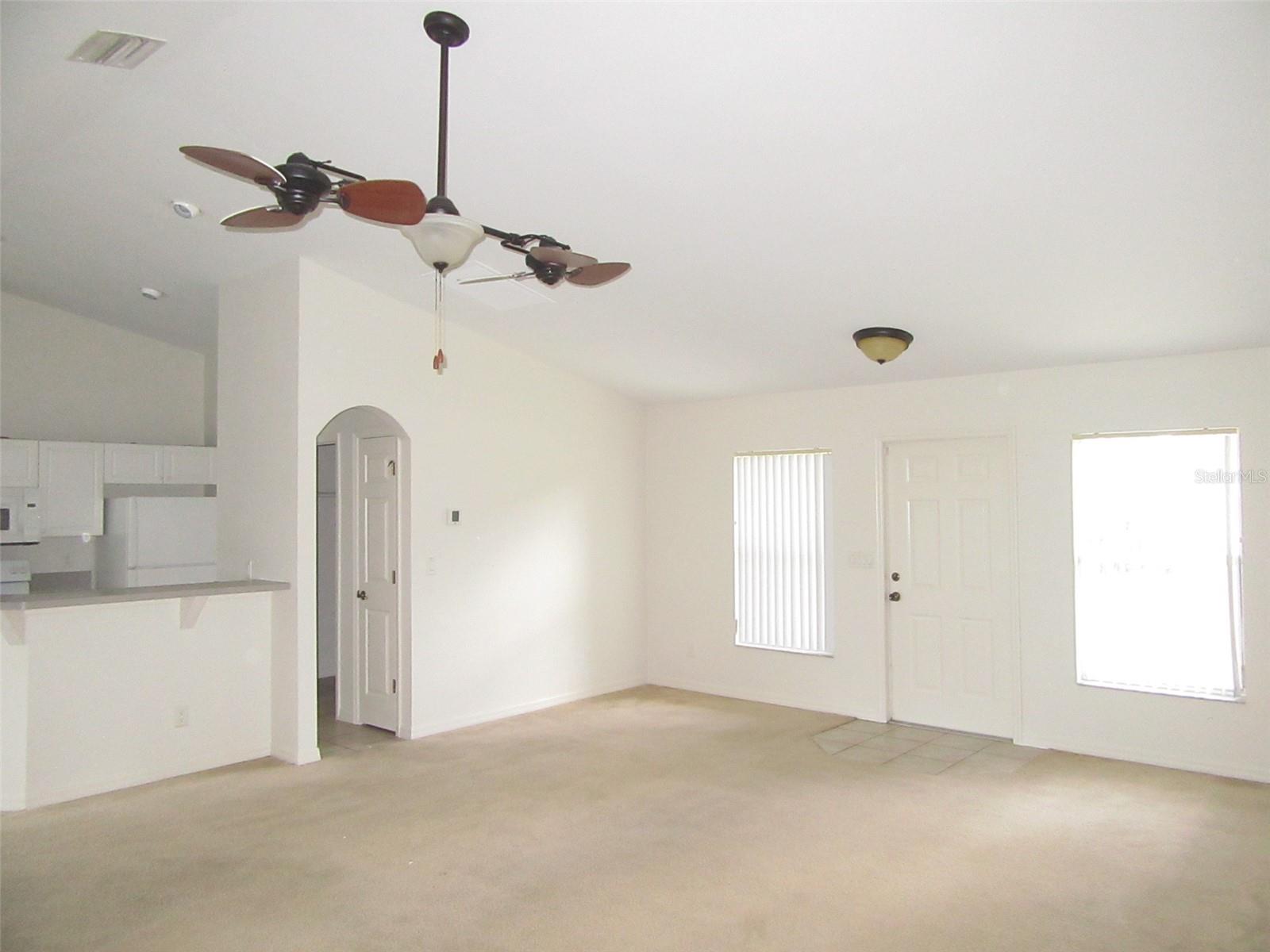 1047 LASSETER ST — photo 4