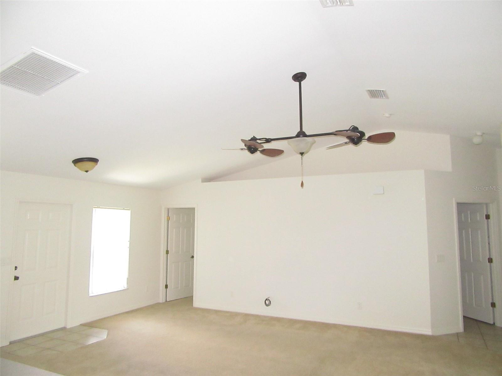 1047 LASSETER ST — photo 5