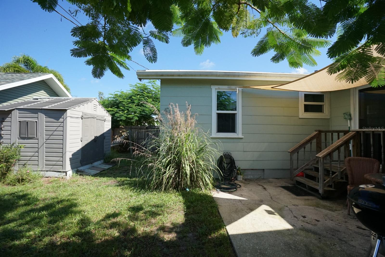145 NE LINCOLN CIR N — photo 42