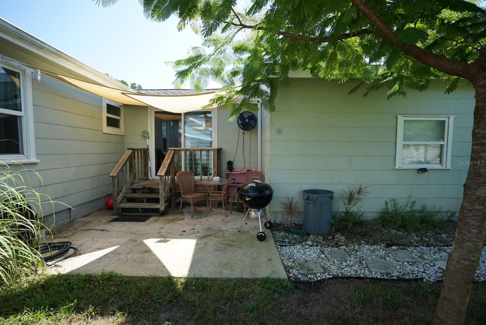 145 NE LINCOLN CIR N — photo 39