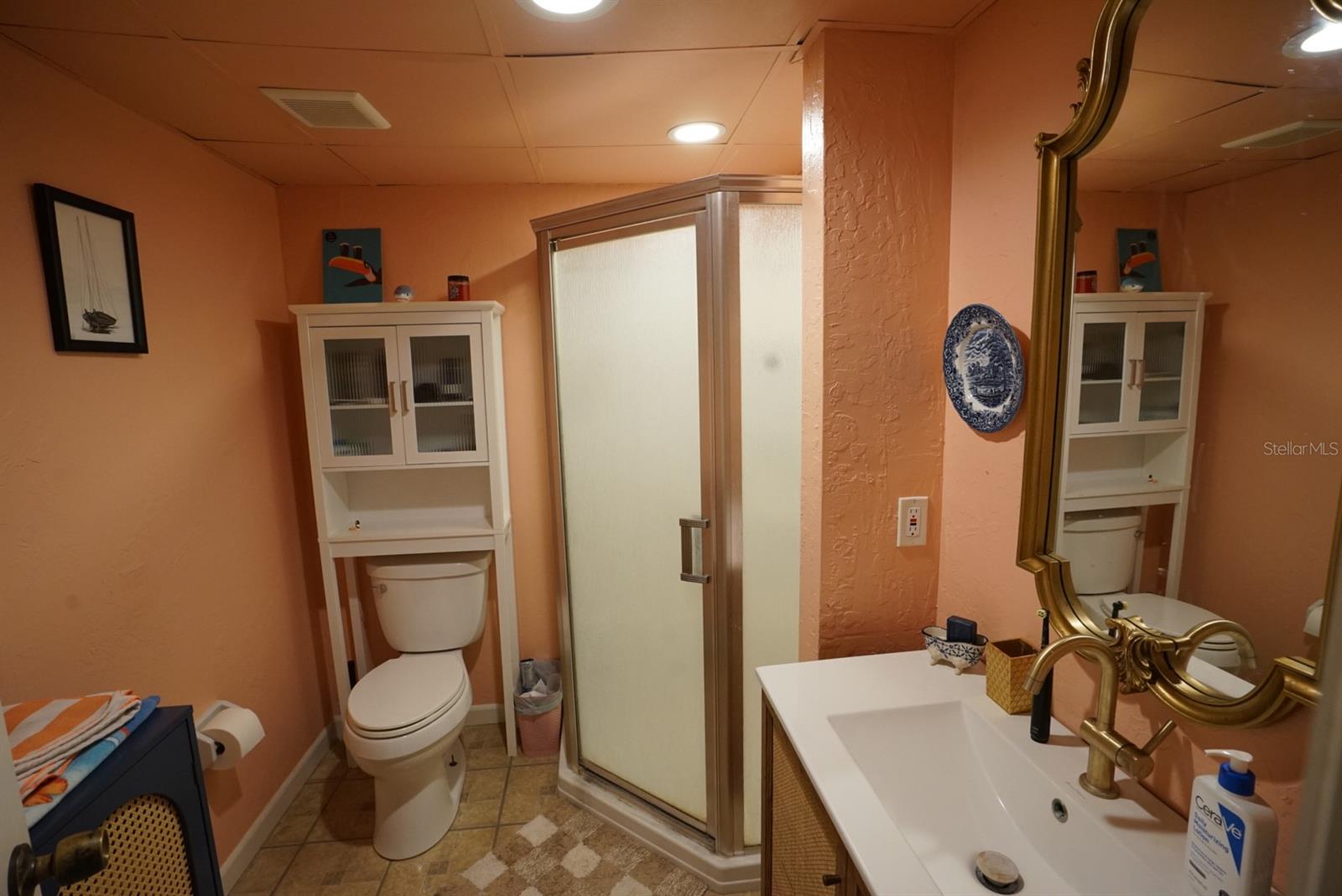 145 NE LINCOLN CIR N — photo 37