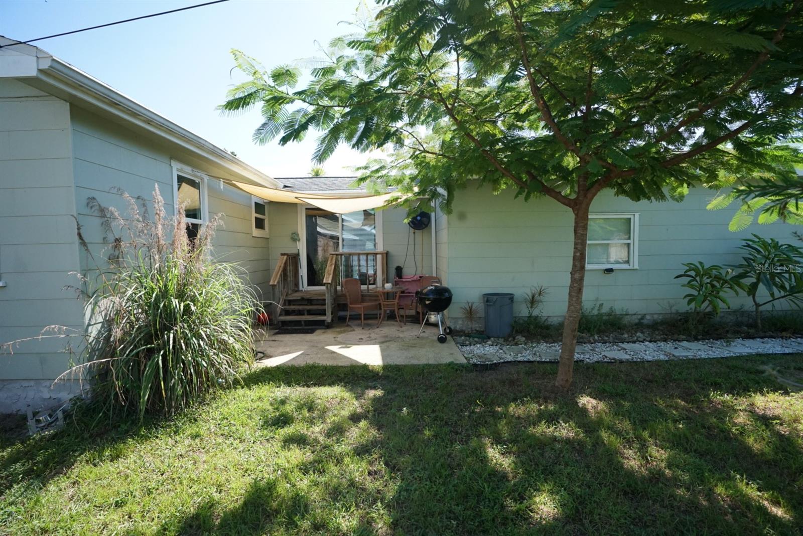 145 NE LINCOLN CIR N — photo 40