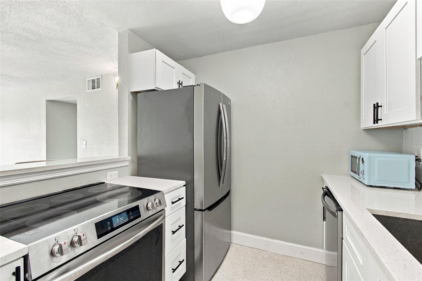 17035 GULF BLVD #107 — photo 6